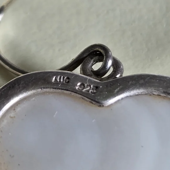 Mother of Pearl Heart Drop Earrings & Pendant in 925 Sterling Silver LUC - Picture 8 of 16